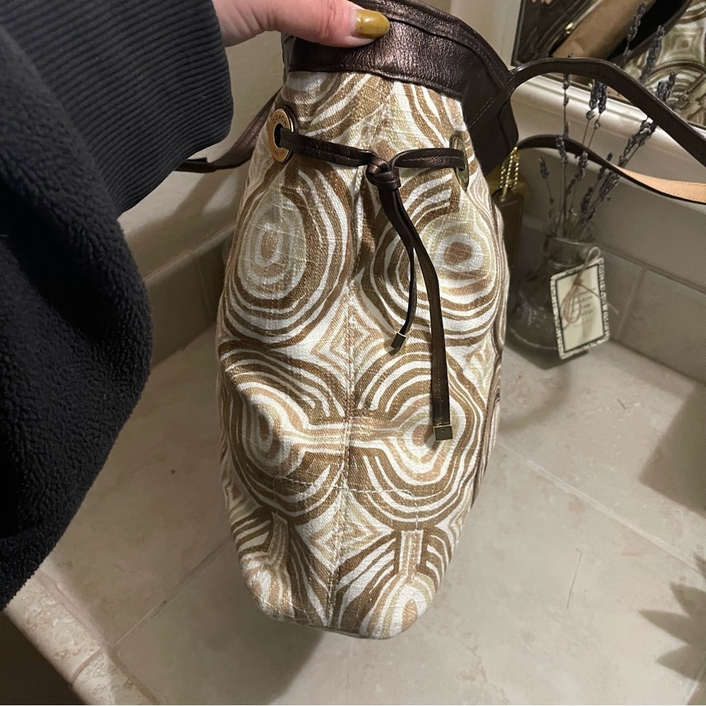 COACH - Audrey op art swirl in cream and brown cloth tote- 17044- EUC - Picture 7 of 10